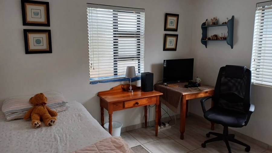 3 Bedroom Property for Sale in Britannia Bay Western Cape